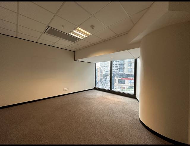 1,039M² OFFICE TO LET IN SANDTON CENTRAL